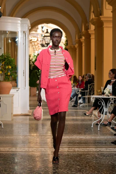 Look 34
